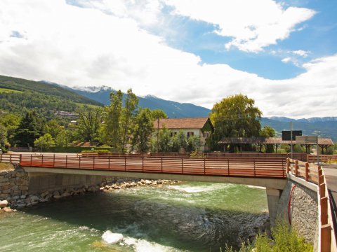 Ausbau LS 33, Neubau Brücke