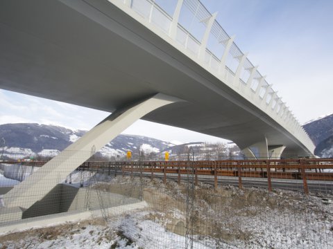 Straßenbrücke A22