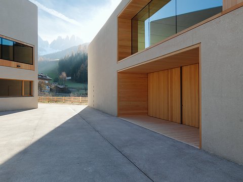 New construction of the Nature Park House and an elementary school 