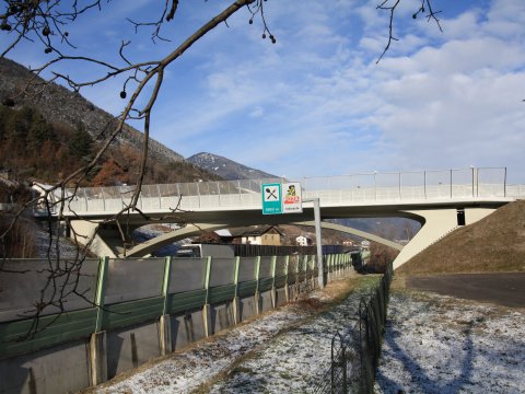 Autobahnüberführung „Kinderdorf“