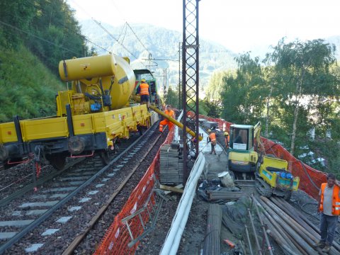 Installation of noise-protection walls along the Verona - Brenner railway at Maibad