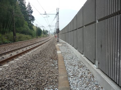 Installation of noise-protection walls along the Verona - Brenner railway at Maibad