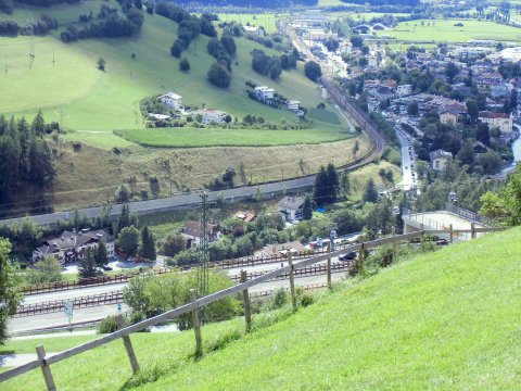 Installation of noise-protection walls along the Verona - Brenner railway at Maibad