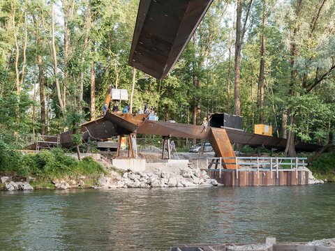 Fußgänger- und Radwegbrücke Isarsteg Nord