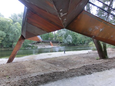 Pedestrian and bicycle path "Isarsteg Nord"