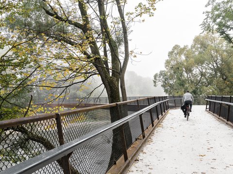 Pedestrian and bicycle path "Isarsteg Nord"