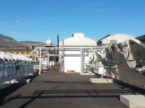 Experimental laboratory for testing innovative district heating and district cooling networks