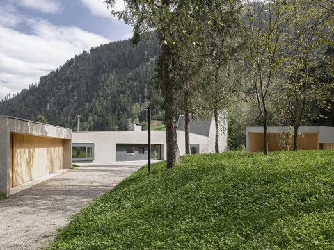 Recreation area  „Santenwaldele“: New construction of a sports building