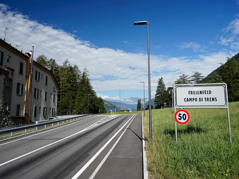 Kreisverkehr an der SS 12 in Freienfeld von km 503 bis km 503,2 ca.