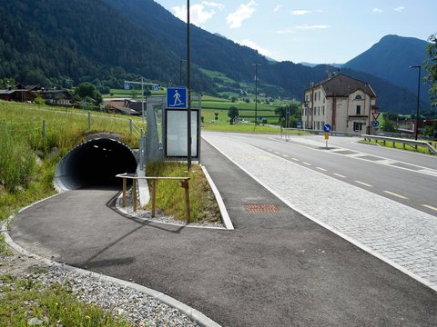 Rotonda sulla SS 12 a Campo di Trens dal km 503 al km 503,2 ca.