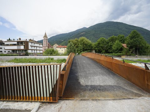 "StadtLandFluss: Flussraum Eisack-Brixen" - Hochwasserschutz Brixen 