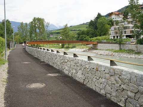 "StadtLandFluss: Flussraum Eisack-Brixen" - Hochwasserschutz Brixen 