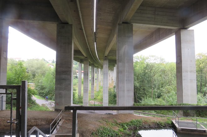 A07 Valley bridge, Treffling