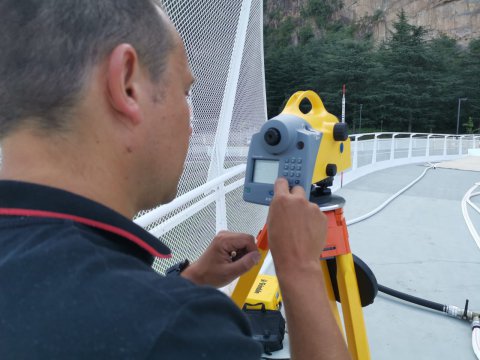 Statische Belastungsprobe und dynamische Messungen Brücke Steinmannwald