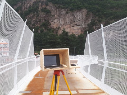 Statische Belastungsprobe und dynamische Messungen Brücke Steinmannwald